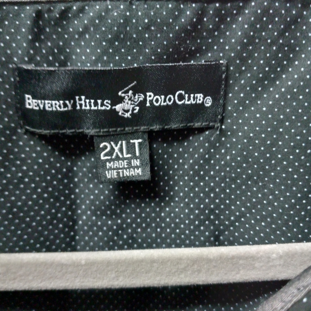 Long sleeve men's button down dress shirt XXL.